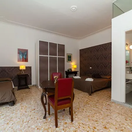 Domus Ovidio Apartment *