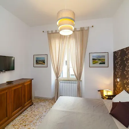 Domus Ovidio Apartment *